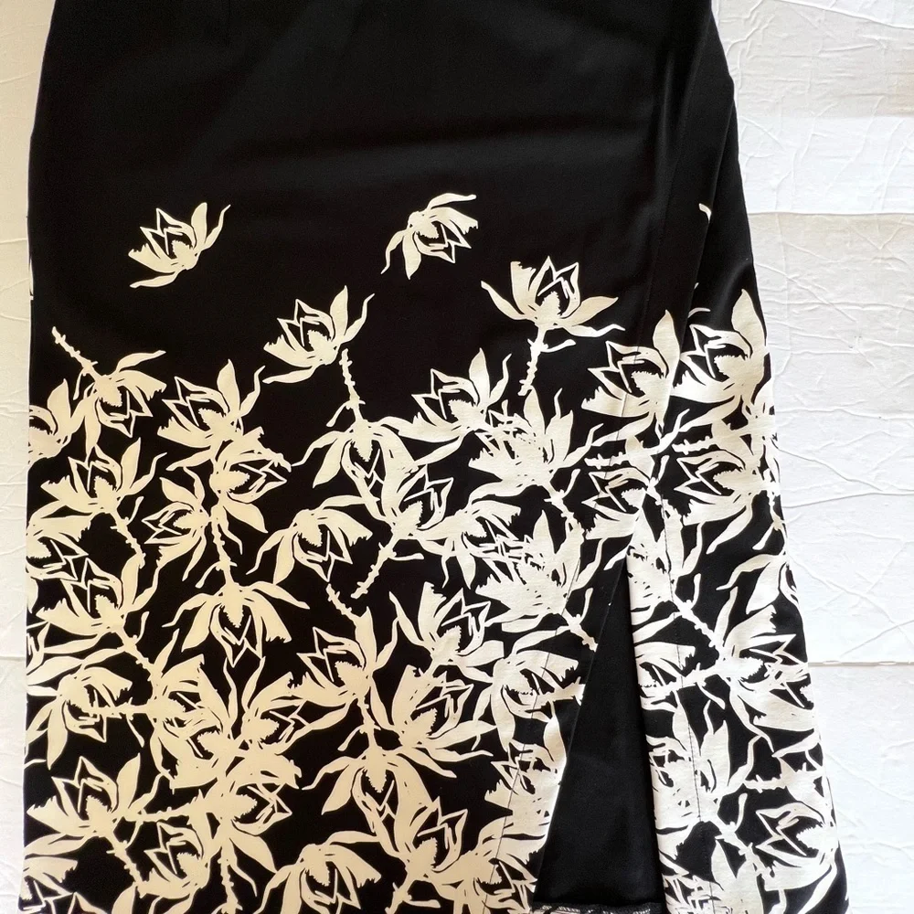 Black and White Floral Skirt M - Picture 2 of 6
